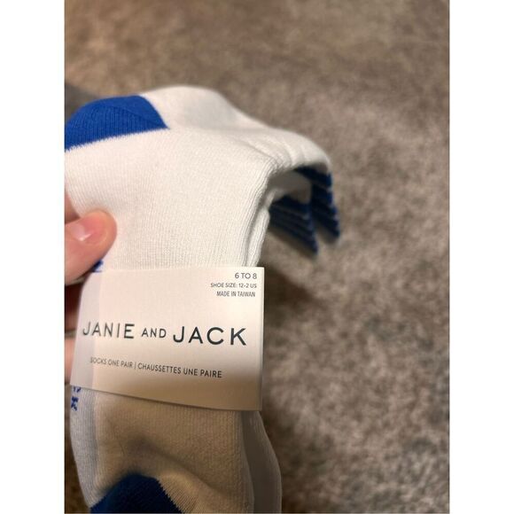 Janie and Jack socks size 6-8 C6-2 - Picture 3 of 3